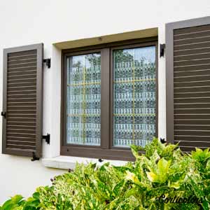 Vestir ventanas sin utilizar cortinas, ¿Qué tal los contraventanas?