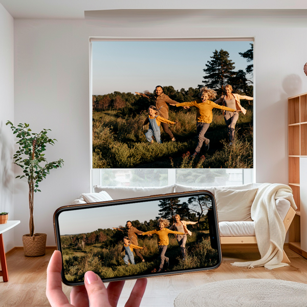 Estor enrollable personalizado con foto propia de Corticolors, impreso a medida con imagen elegida por el cliente, ideal para decorar con un toque único y personal cualquier estancia del hogar.