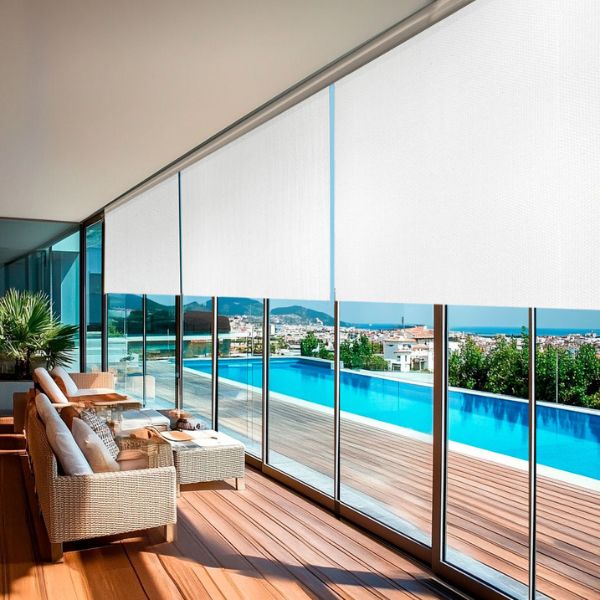 Estor para cortinas de cristal opaco Oslo en color blanco, perfecto para impedir los rayos del sol