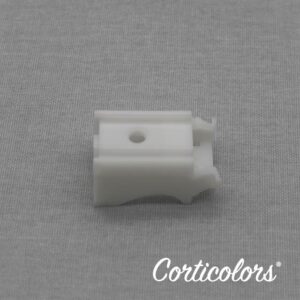 Soporte estándar para estor de cadena y cordón de Corticolors, compatible con estores paqueto y plegable, que permite una instalación segura y un funcionamiento suave del mecanismo.